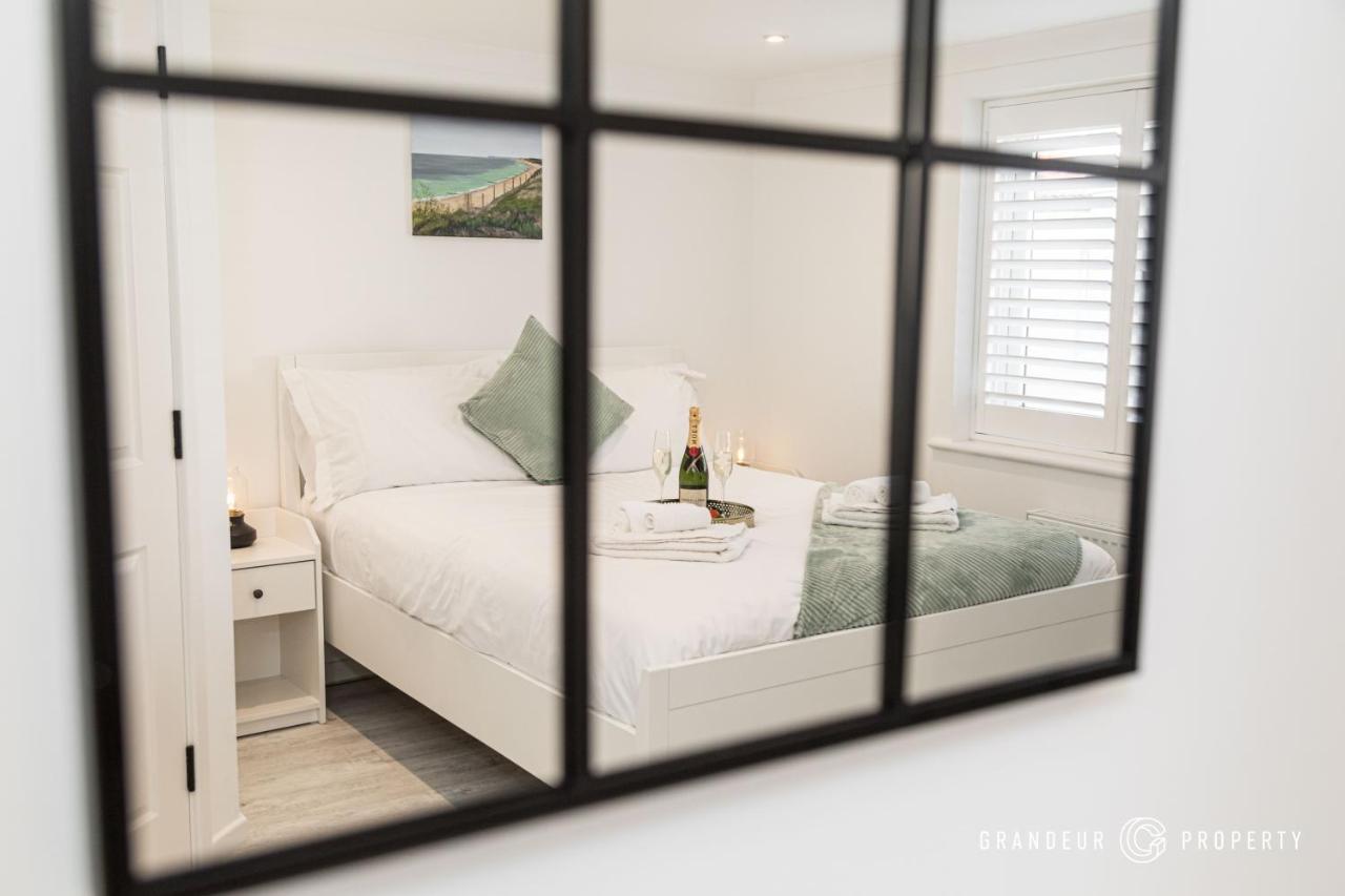 Driftwood By Grandeur Property Bournemouth Exteriör bild